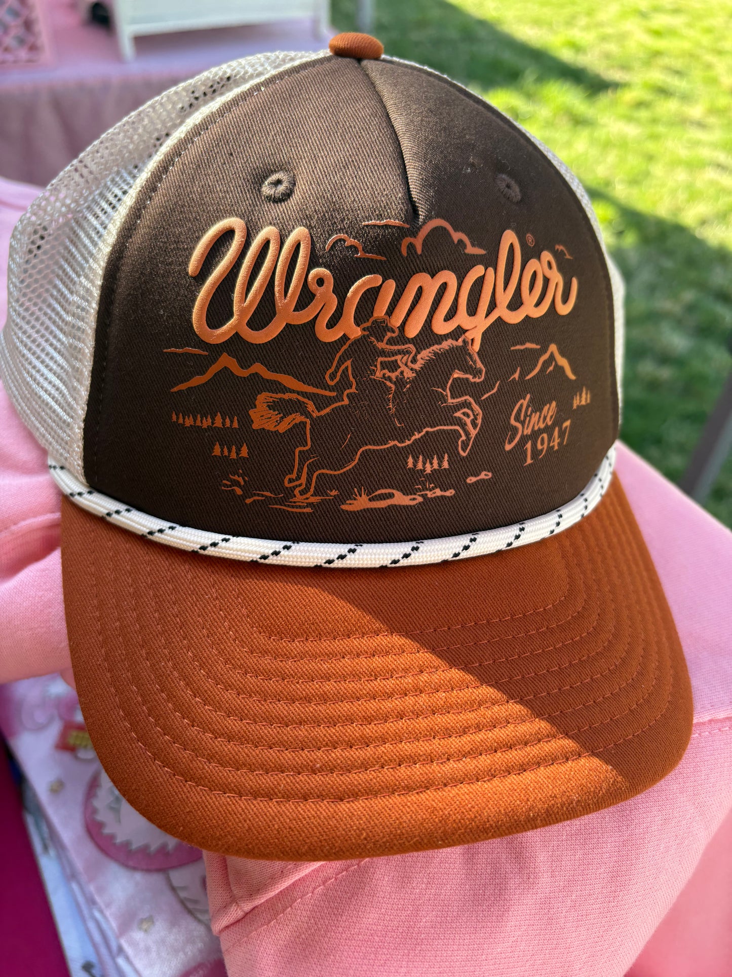 Wrangler: Brown hat