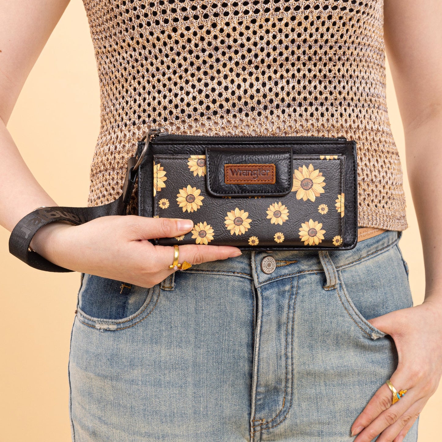 Wrangler Wristlet-Black