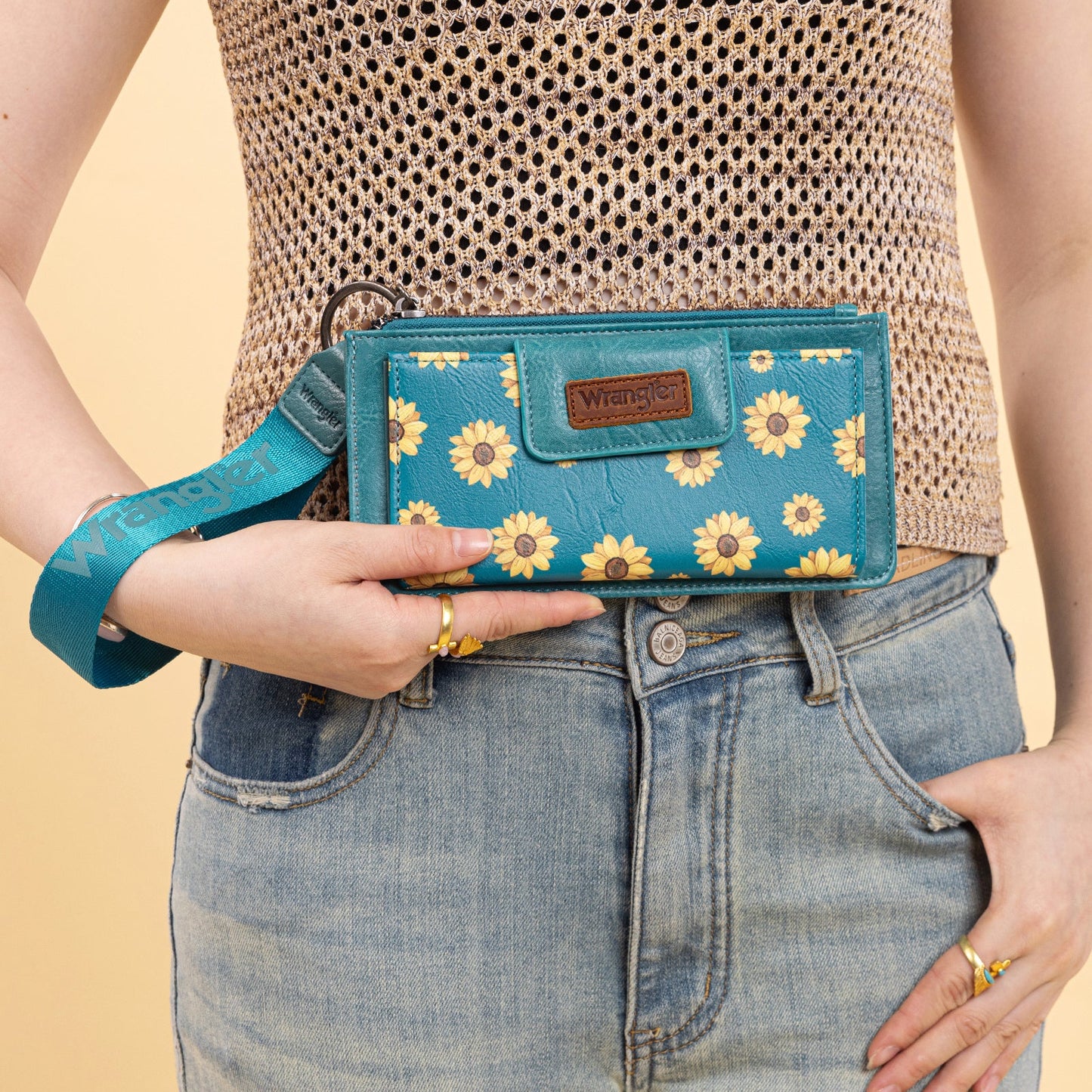 Wrangler Wristlet-Turquoise